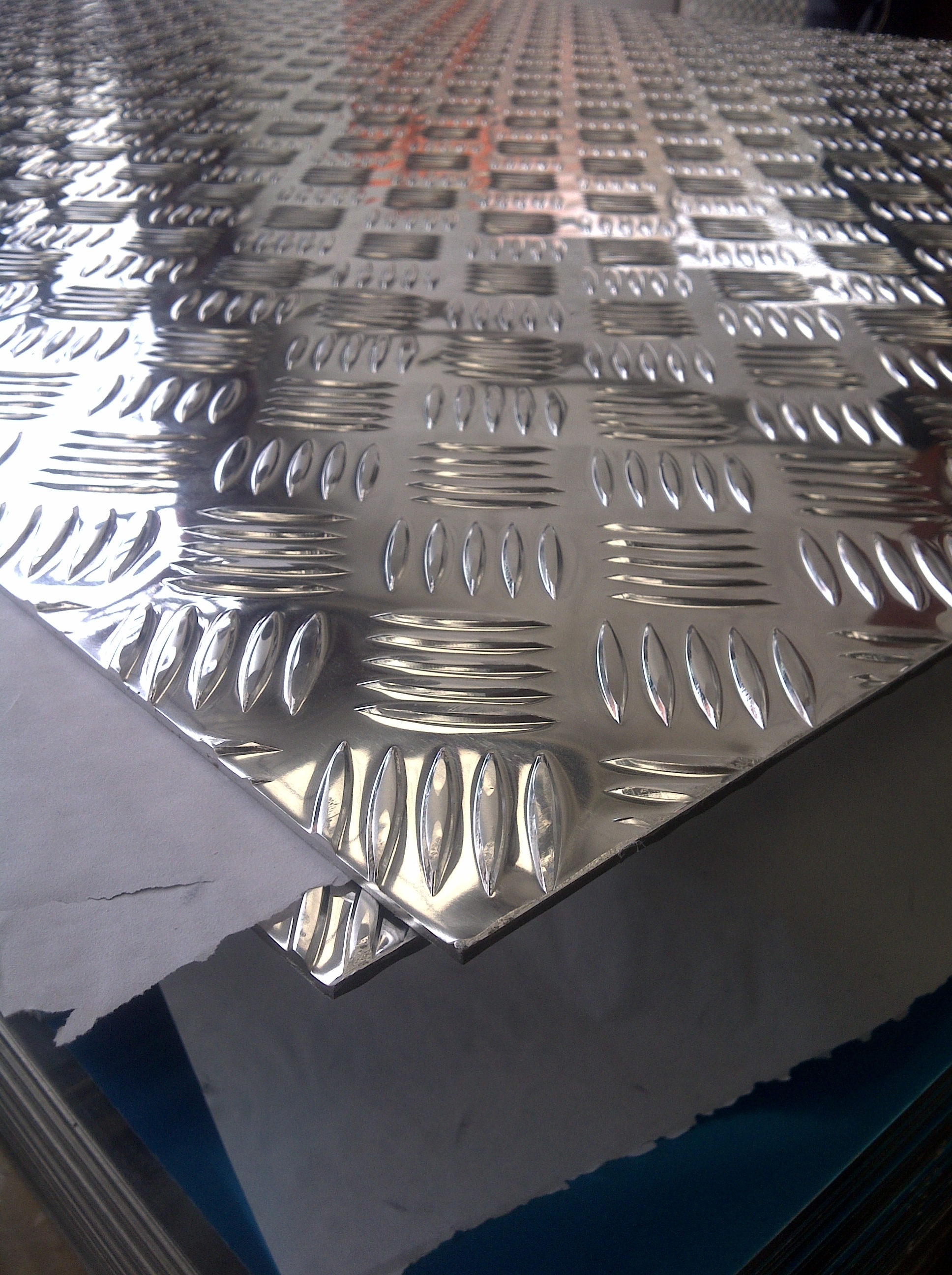 Plaques de roulement en aluminium finition brillante, 5 barres 