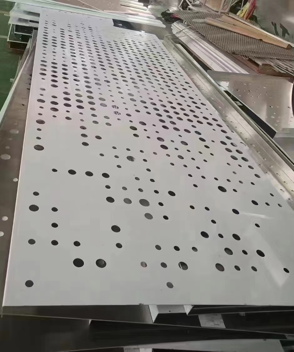 Panneaux de tôles d'aluminium perforées 